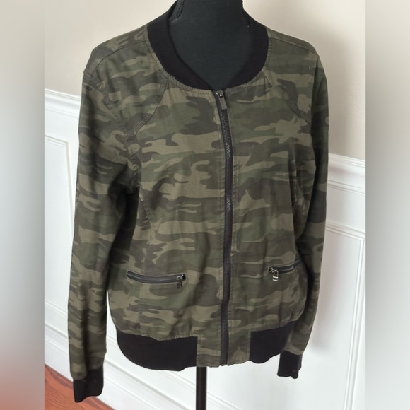 Sanctuary camo zip up jacket size L - Picture 3 of 9
